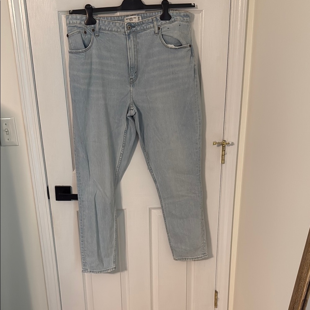 Abercrombie & Fitch Women's Light Blue Skinny Jeans